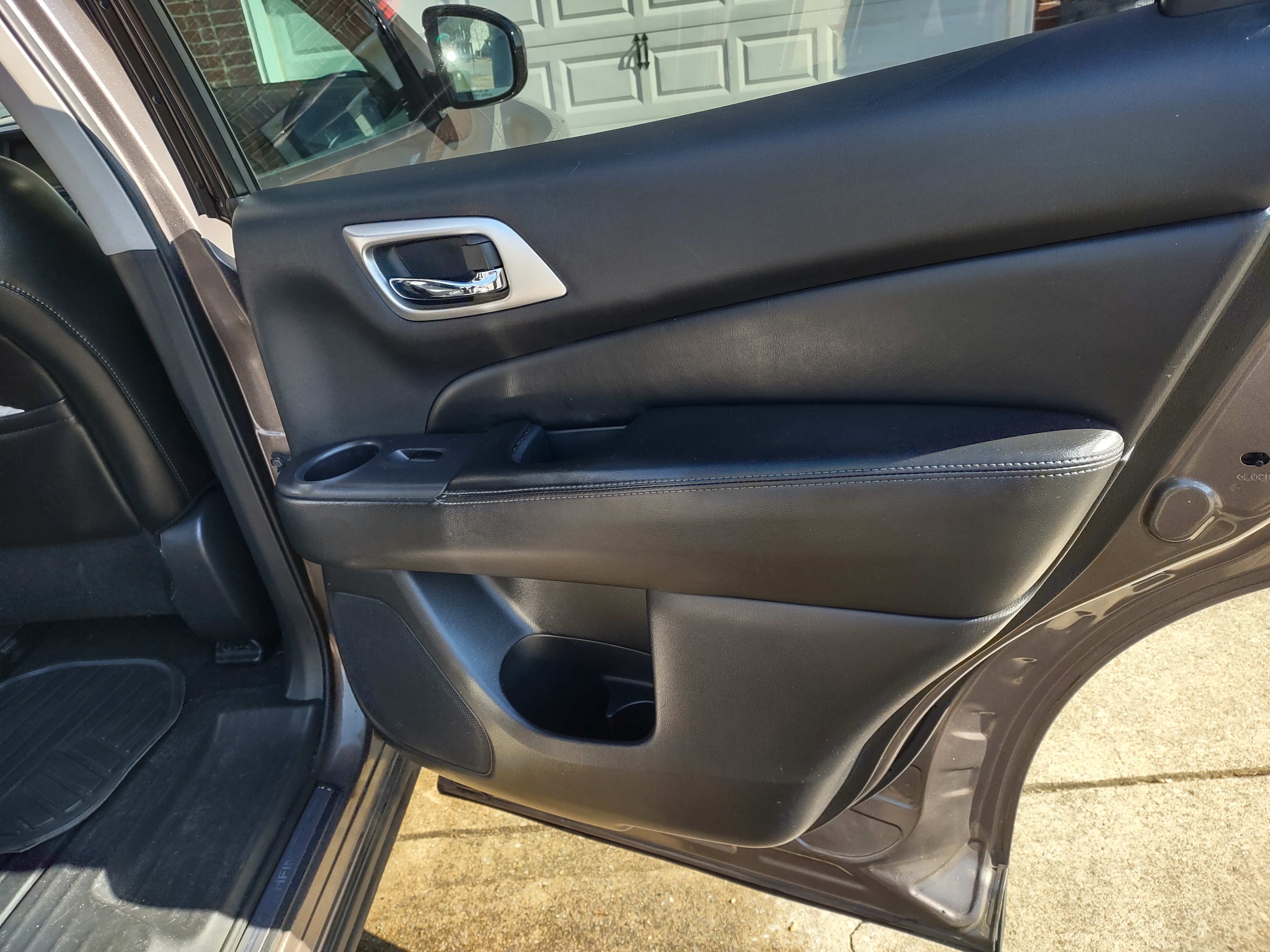 Leather seats conditioning and cleaning